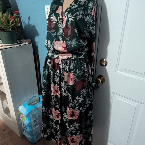 Floral Black and Pink Women's Dress - Picture 7 of 8